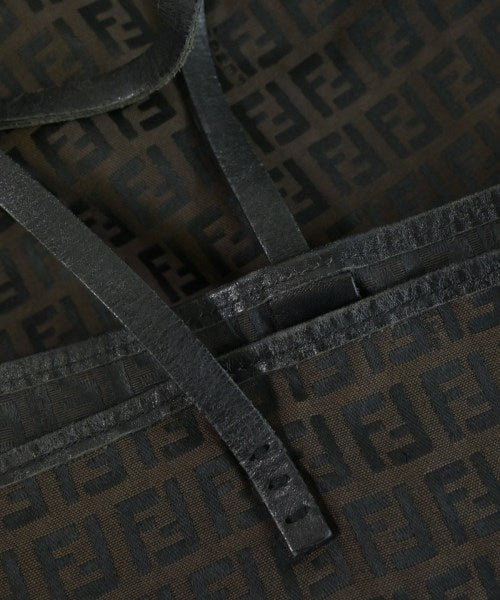 FENDI กระเป๋าถือขนาดใหญ่