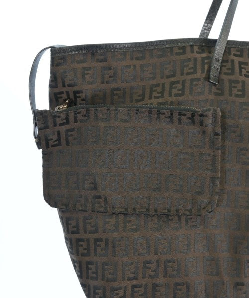 FENDI กระเป๋าถือขนาดใหญ่