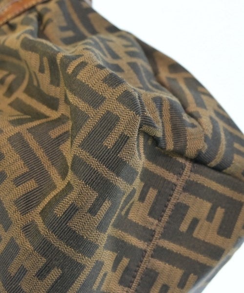 FENDI กระเป๋าถือขนาดใหญ่