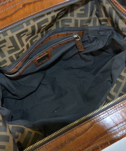 FENDI กระเป๋าถือขนาดใหญ่