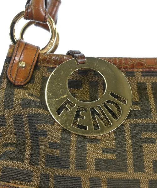 FENDI กระเป๋าถือขนาดใหญ่