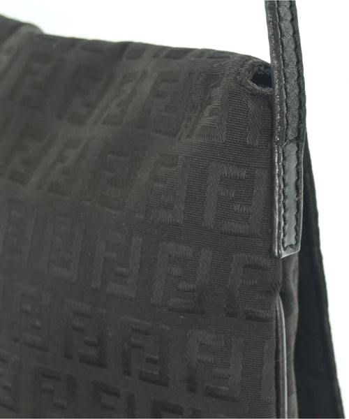 FENDI กระเป๋าสะพาย