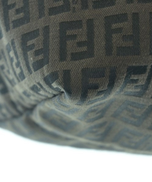 FENDI กระเป๋าถือขนาดใหญ่