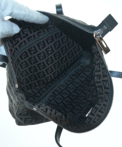 FENDI กระเป๋าถือขนาดใหญ่