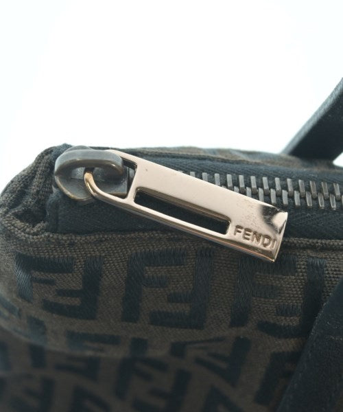 FENDI กระเป๋าถือขนาดใหญ่