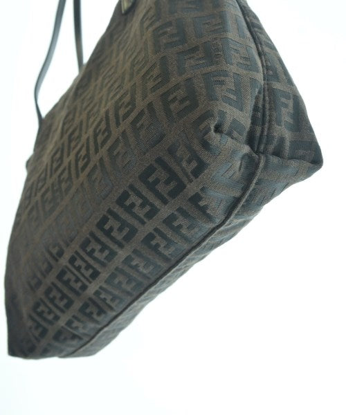 FENDI กระเป๋าถือขนาดใหญ่