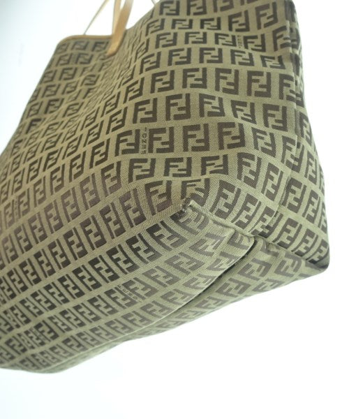 FENDI กระเป๋าถือขนาดใหญ่