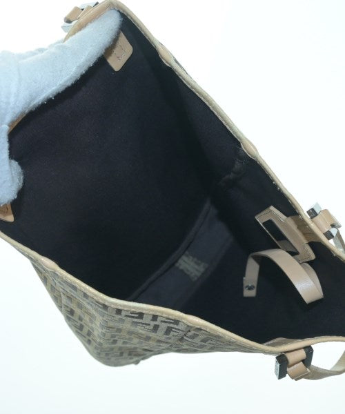 FENDI กระเป๋าถือขนาดใหญ่