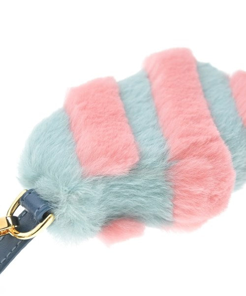 FENDI เครื่องประดับบนกระเป๋า