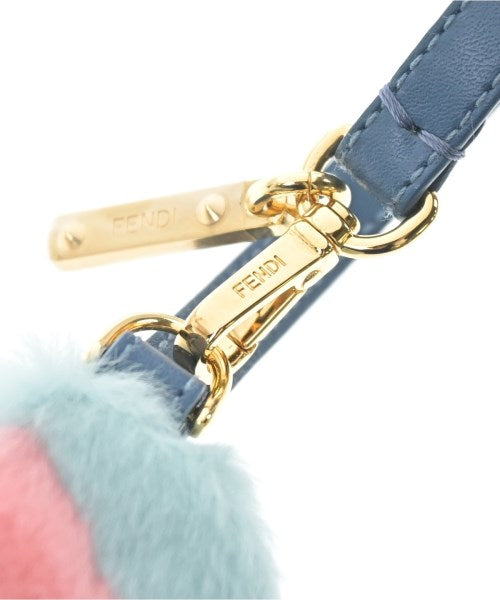FENDI เครื่องประดับบนกระเป๋า
