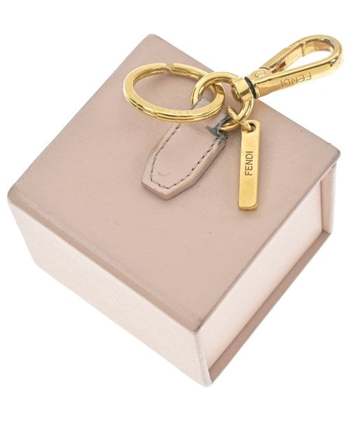 FENDI เครื่องประดับบนกระเป๋า