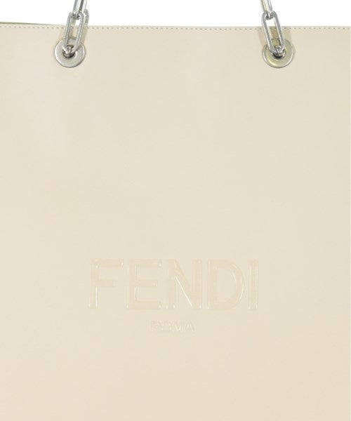 FENDI กระเป๋าถือขนาดใหญ่