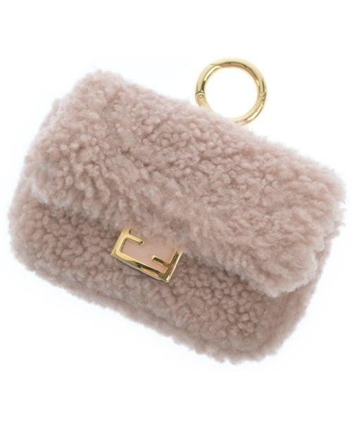 FENDI เครื่องประดับบนกระเป๋า