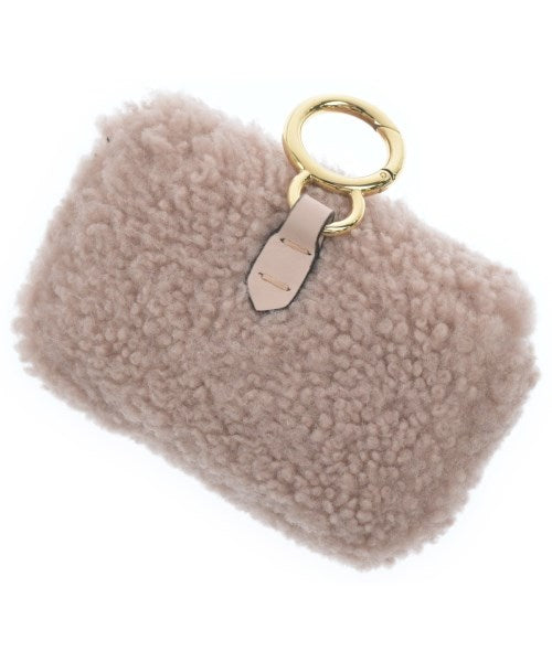 FENDI เครื่องประดับบนกระเป๋า