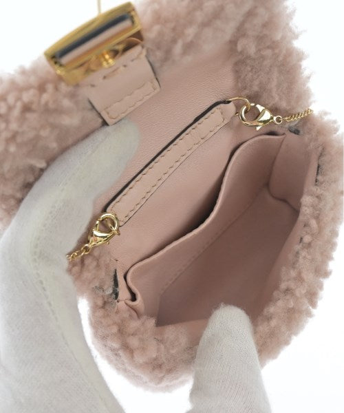 FENDI เครื่องประดับบนกระเป๋า