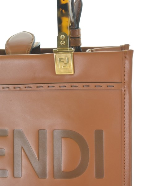 FENDI กระเป๋าสะพาย
