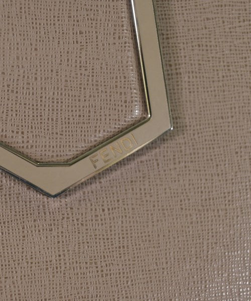 FENDI กระเป๋าถือขนาดใหญ่