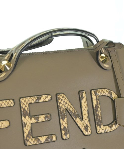 FENDI กระเป๋าถือ