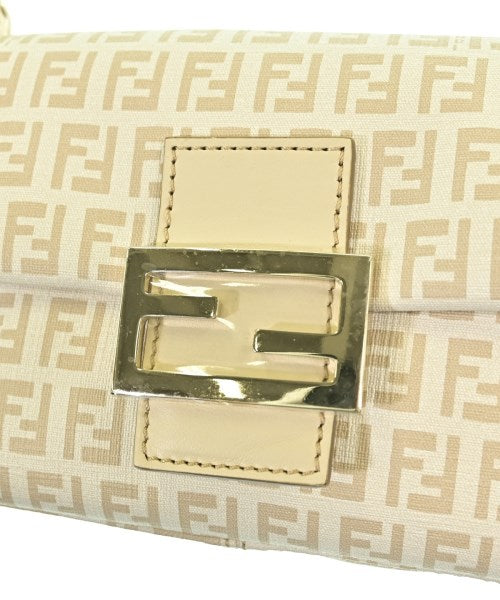 FENDI กระเป๋าถือ