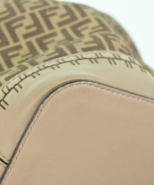 FENDI กระเป๋าสะพาย