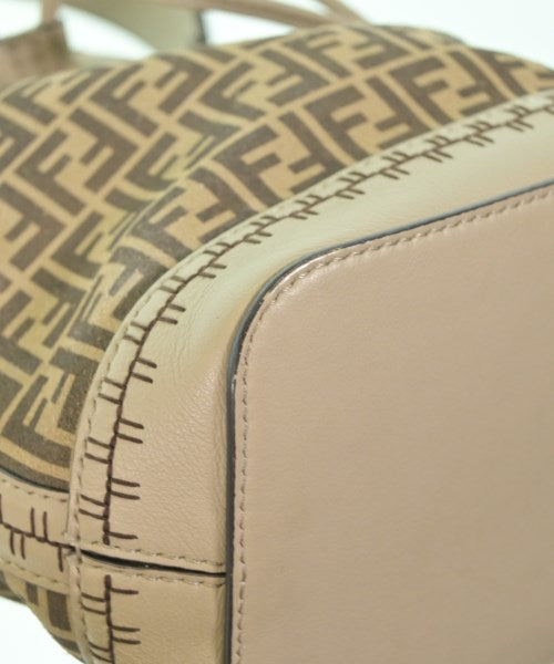 FENDI กระเป๋าสะพาย
