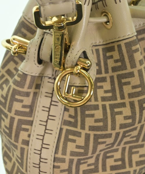 FENDI กระเป๋าสะพาย