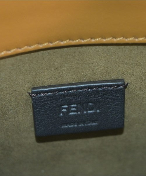 FENDI กระเป๋าถือขนาดใหญ่