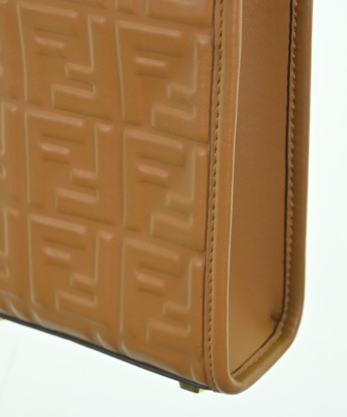 FENDI กระเป๋าถือขนาดใหญ่