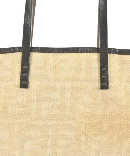 FENDI กระเป๋าสะพาย