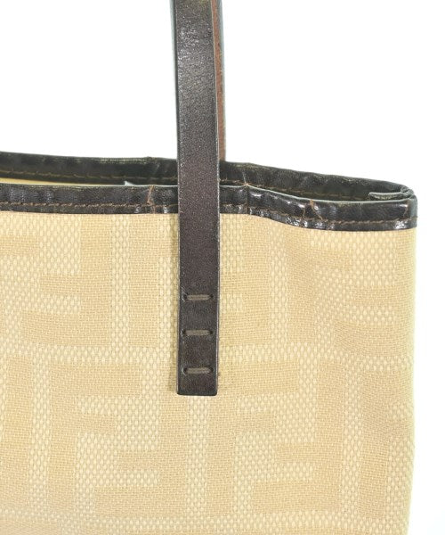 FENDI กระเป๋าสะพาย