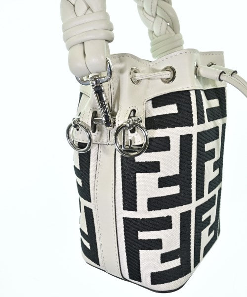 FENDI กระเป๋าสะพาย