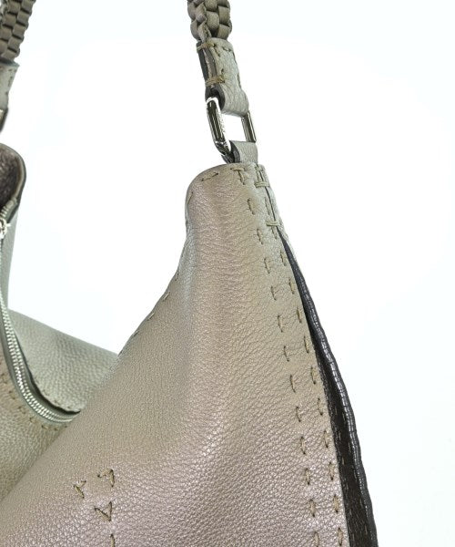 FENDI กระเป๋าถือ