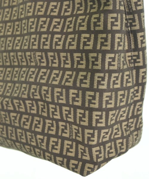 FENDI กระเป๋าถือขนาดใหญ่