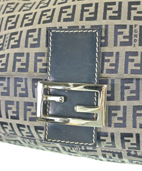 FENDI กระเป๋าถือ