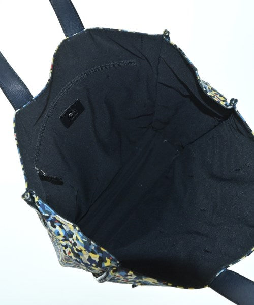 FENDI กระเป๋าถือขนาดใหญ่