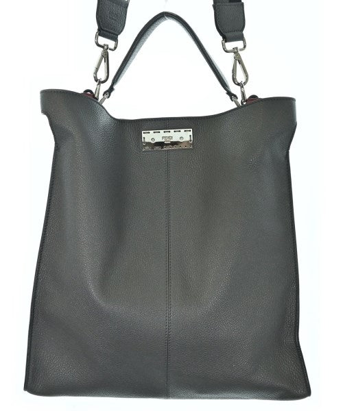 FENDI กระเป๋าถือขนาดใหญ่