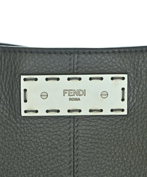 FENDI กระเป๋าถือขนาดใหญ่
