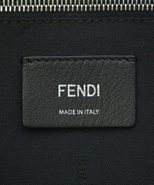 FENDI เป้สะพายหลัง
