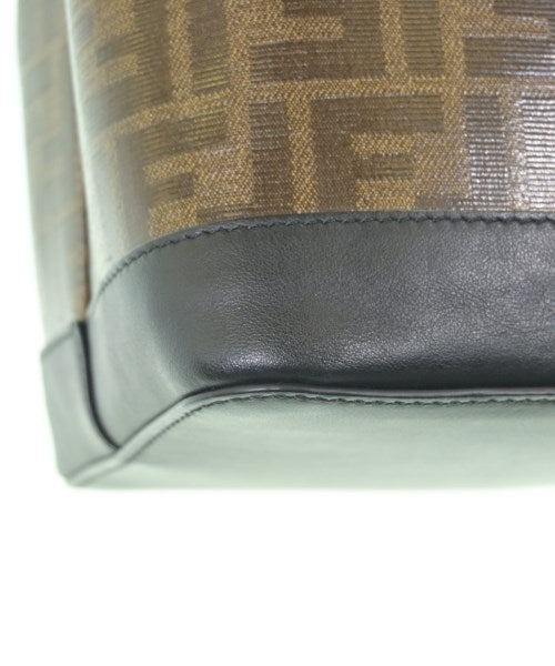 FENDI กระเป๋าสะพาย