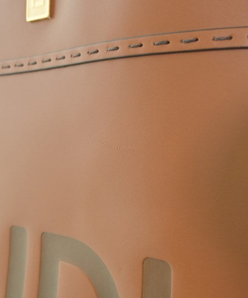 FENDI กระเป๋าถือขนาดใหญ่