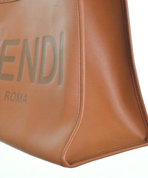 FENDI กระเป๋าถือขนาดใหญ่