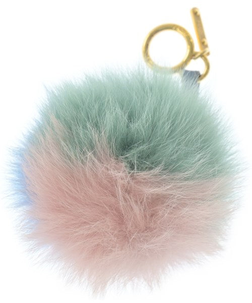 FENDI เครื่องประดับบนกระเป๋า