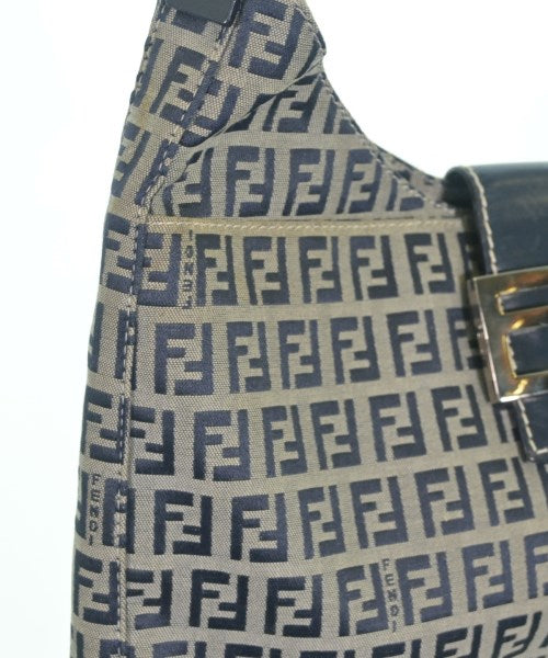 FENDI กระเป๋าถือ
