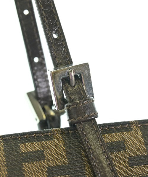 FENDI กระเป๋าถือขนาดใหญ่