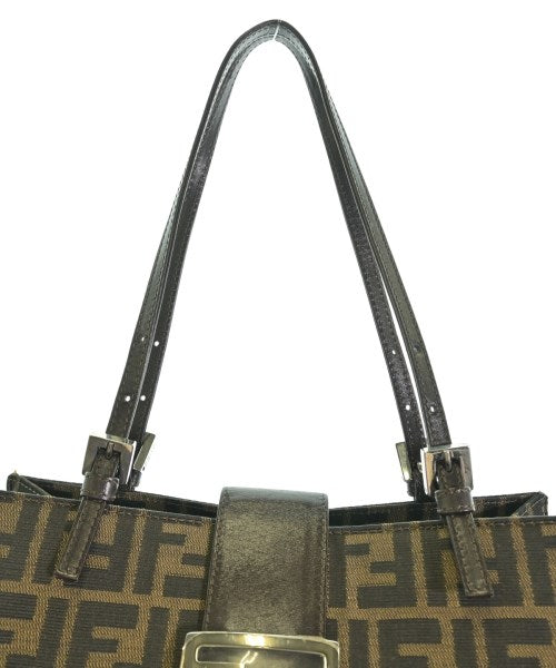 FENDI กระเป๋าถือขนาดใหญ่