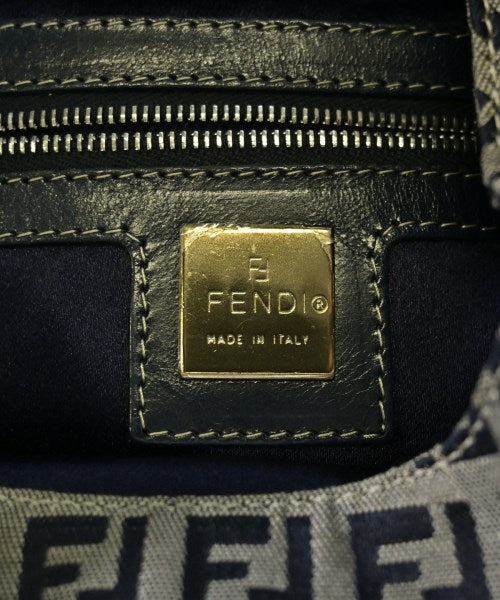 FENDI กระเป๋าสะพาย
