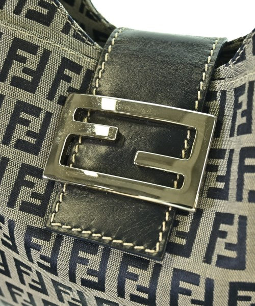FENDI กระเป๋าสะพาย