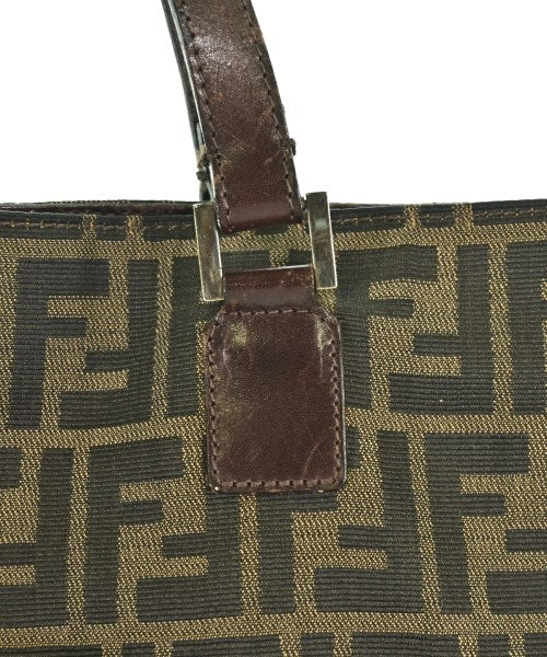 FENDI กระเป๋าถือขนาดใหญ่