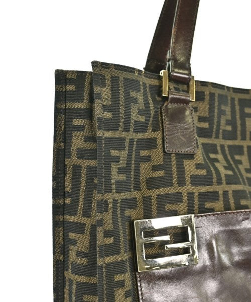 FENDI กระเป๋าถือขนาดใหญ่