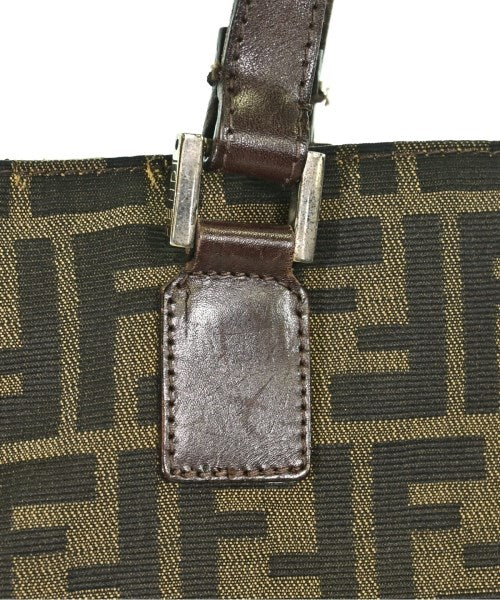 FENDI กระเป๋าถือขนาดใหญ่
